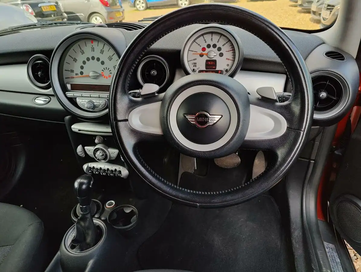 2007-mini-cooper-16-cooper-120bhp-hatchback-3d-auto-big-10