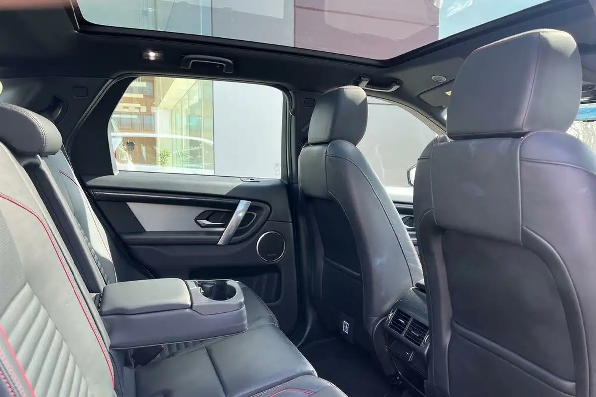 2021-land-rover-discovery-sport-15-p300e-r-dynamic-hse-big-33