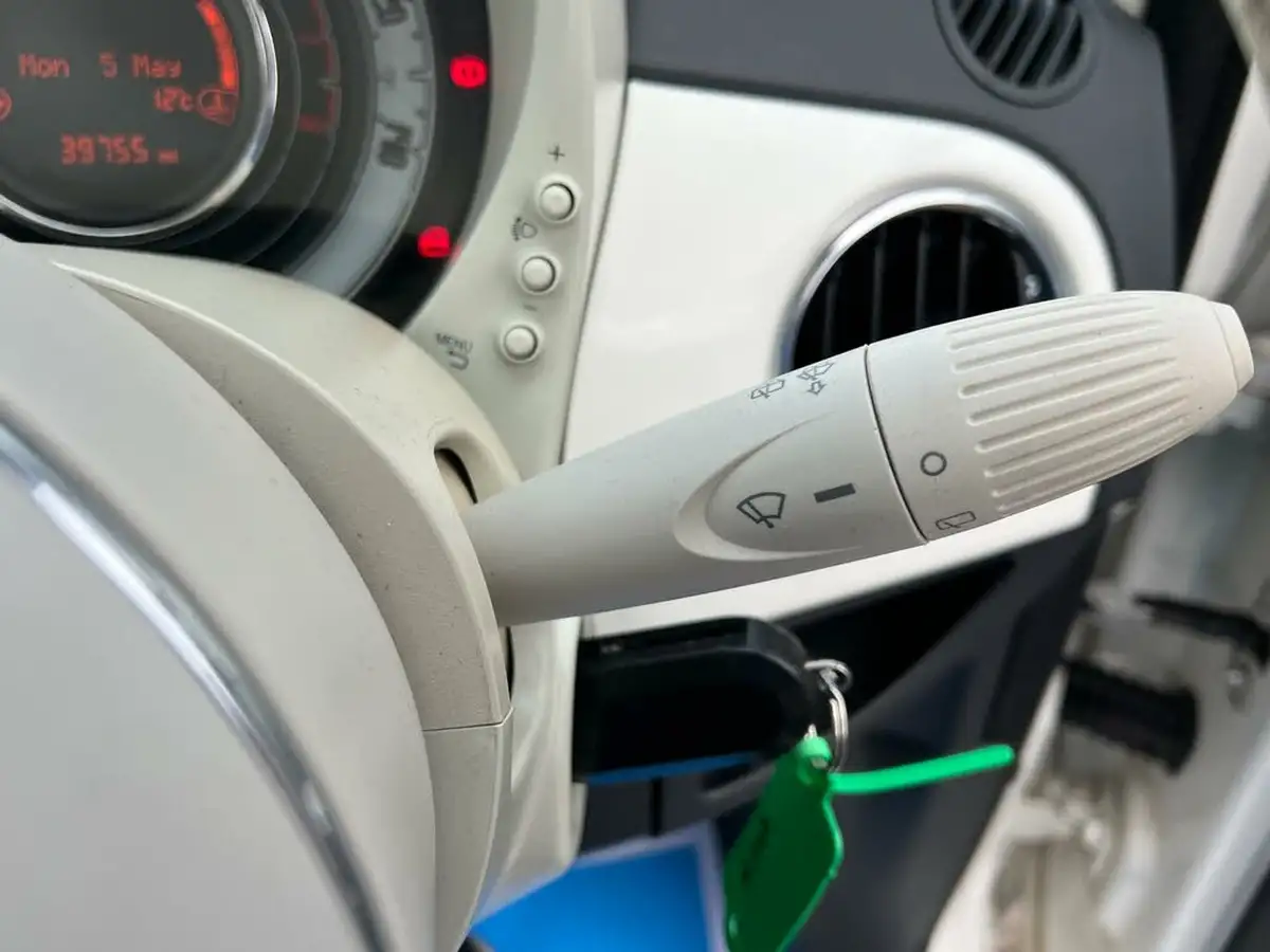 2015-fiat-500-12-lounge-ss-big-36