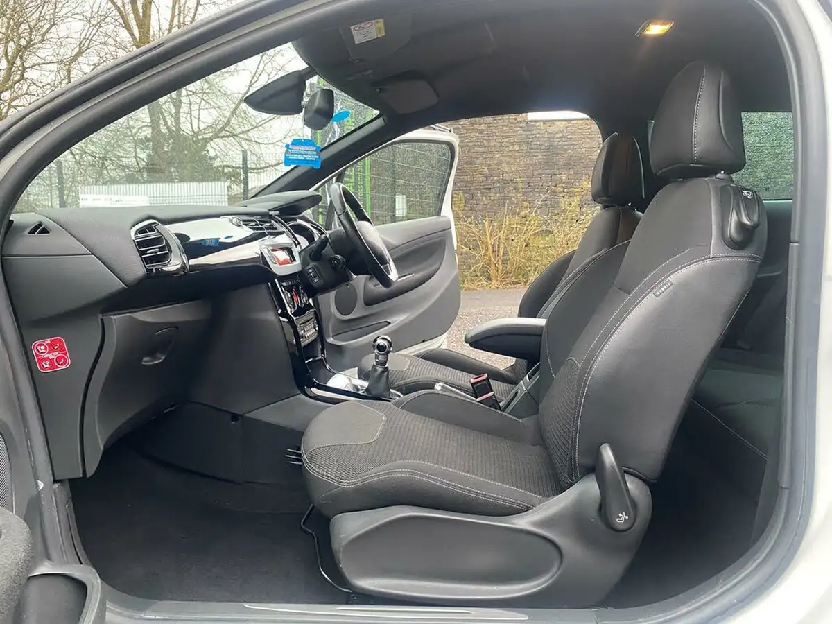 2014-citroen-ds3-16e-hdi-dstyle-plus-90bhp-airdream-big-13