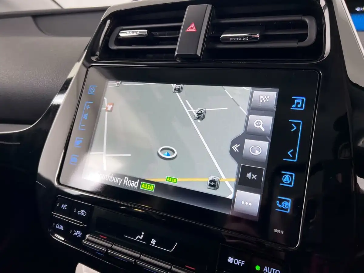 2019-toyota-prius-18-vvt-i-business-edition-plus-ss-cvt-big-33