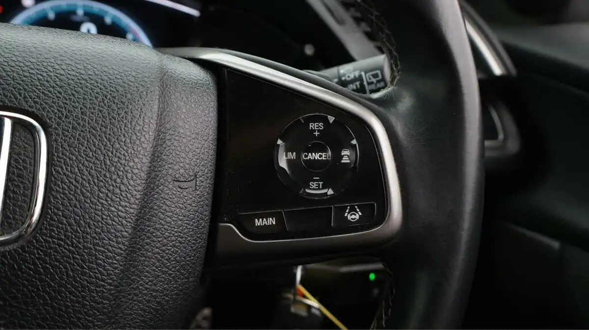 2020-honda-civic-10-vtec-turbo-sr-hatchback-5d-cvt-big-23