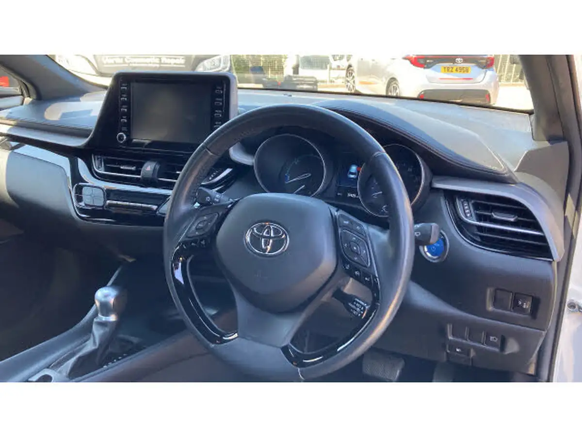 2022-toyota-c-hr-18-vvt-i-icon-big-5