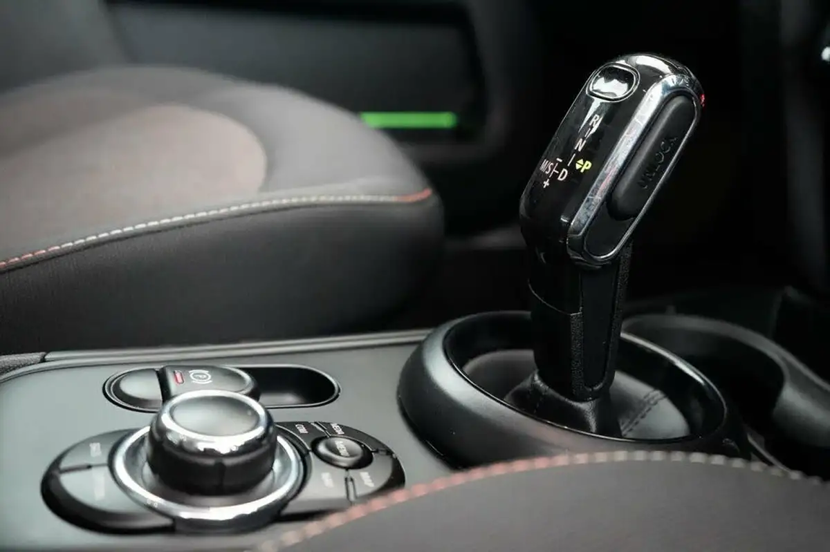 2022-mini-countryman-15-cooper-classic-auto-big-26