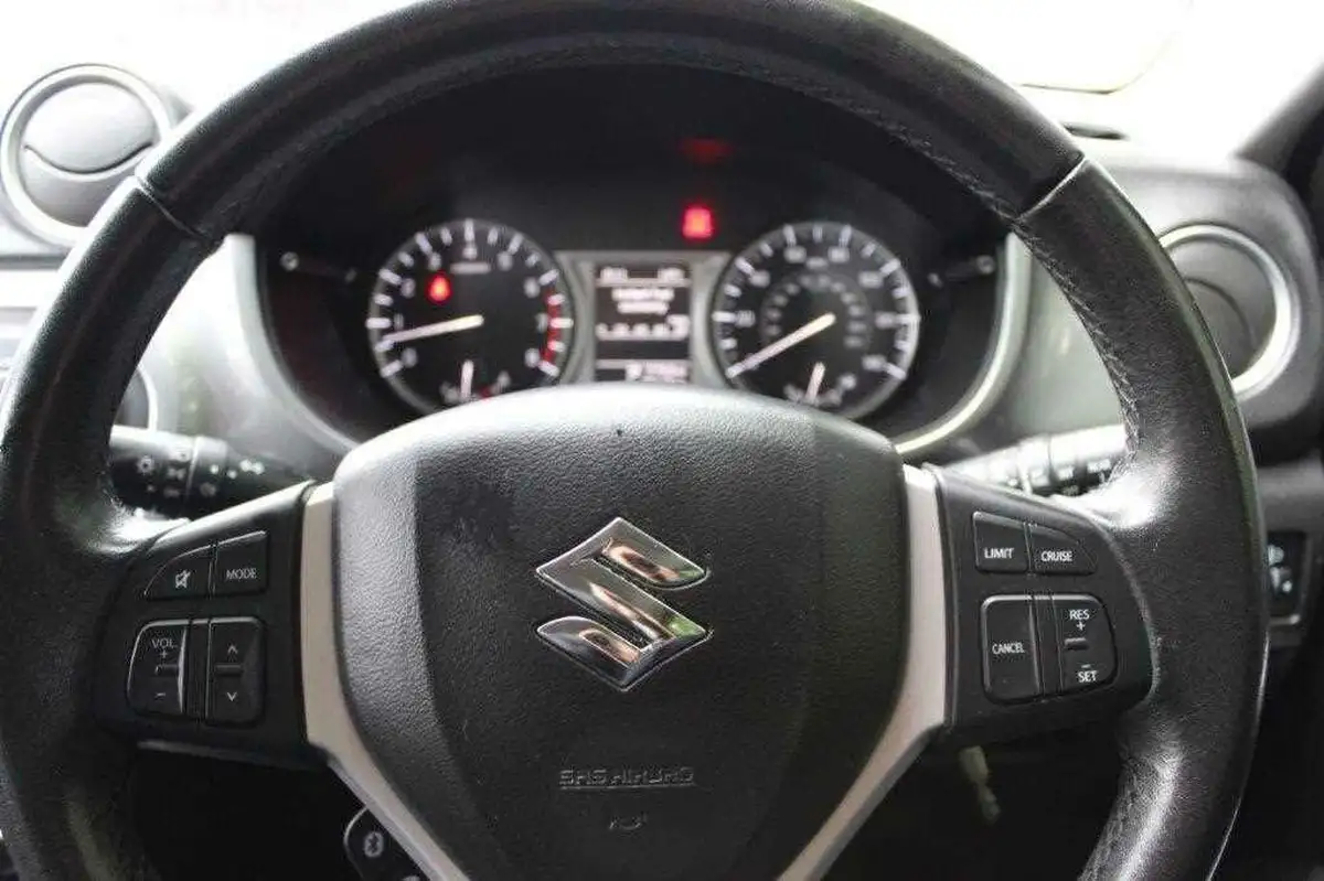 2017-suzuki-vitara-16-sz4-big-36