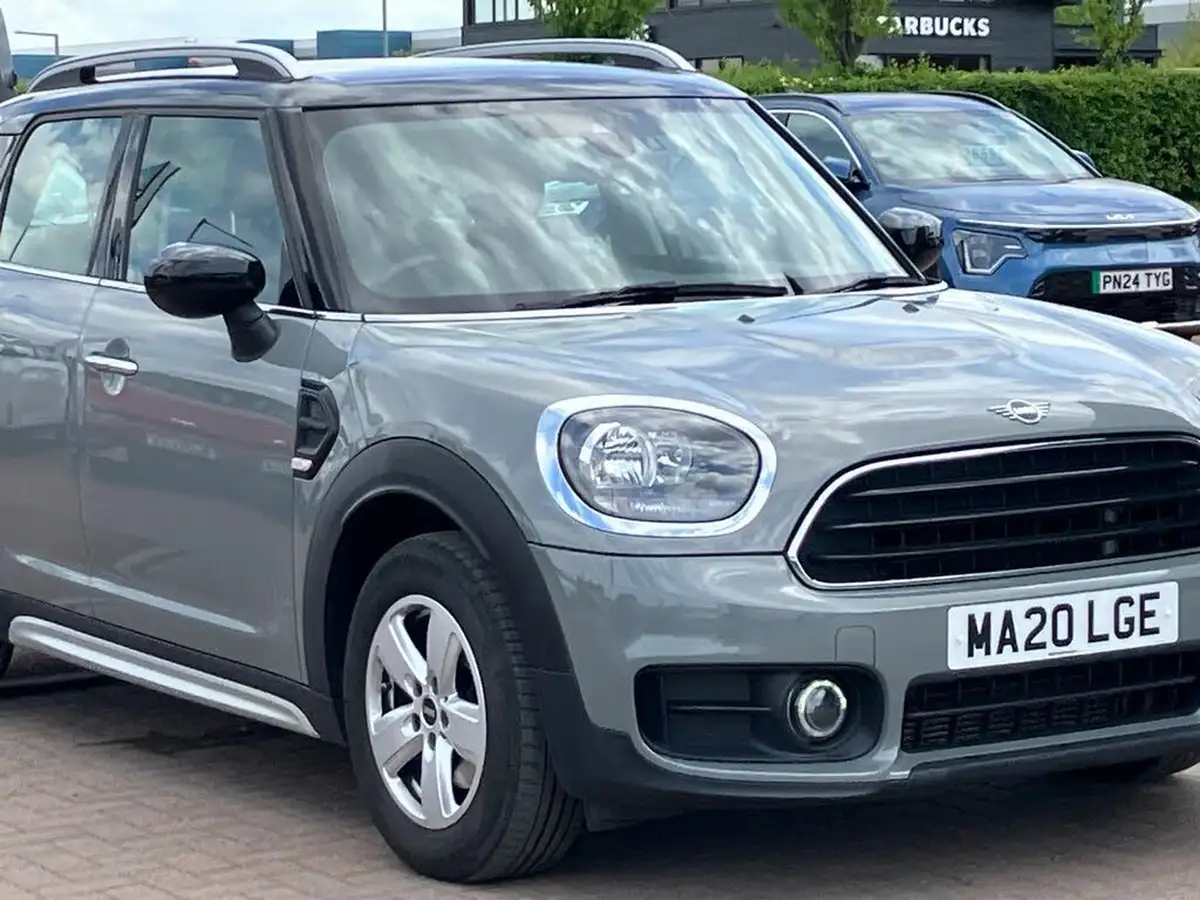 2020-mini-countryman-15-cooper-classic-big-24