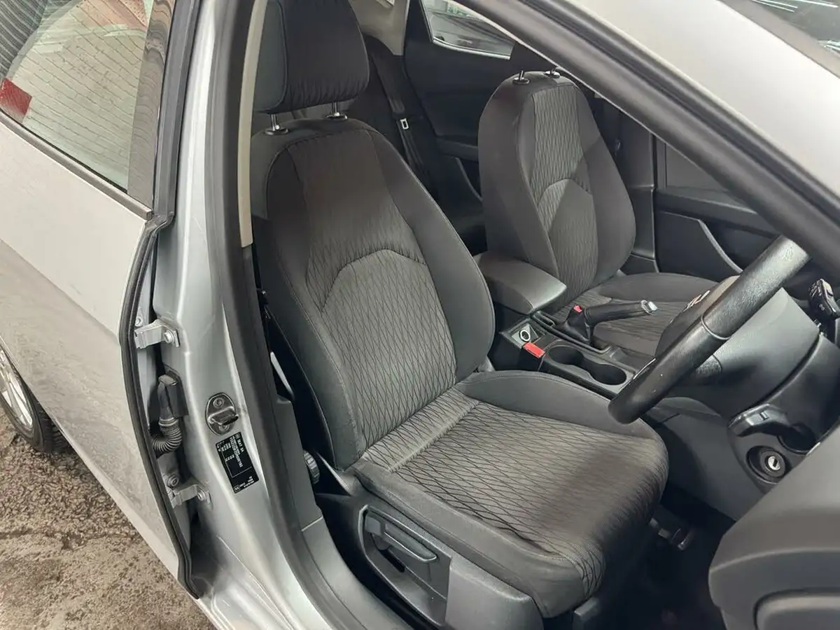 2013-seat-leon-20td-se-big-32