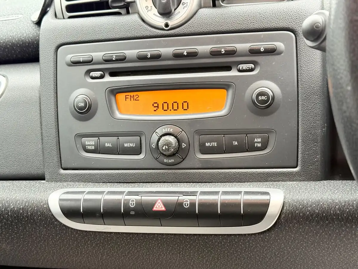 2007-smart-fortwo-10-passion-71bhp-coupe-big-32
