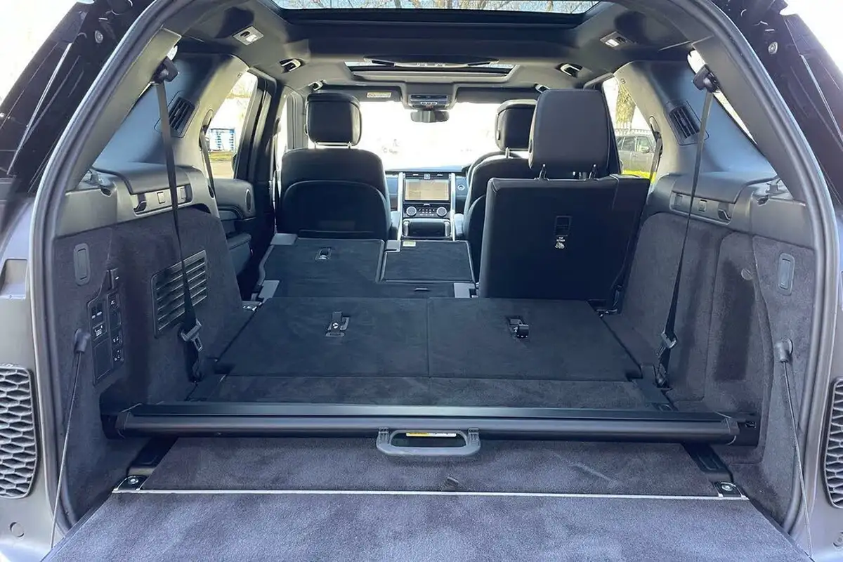 2024-land-rover-discovery-30-d350-dynamic-hse-big-48