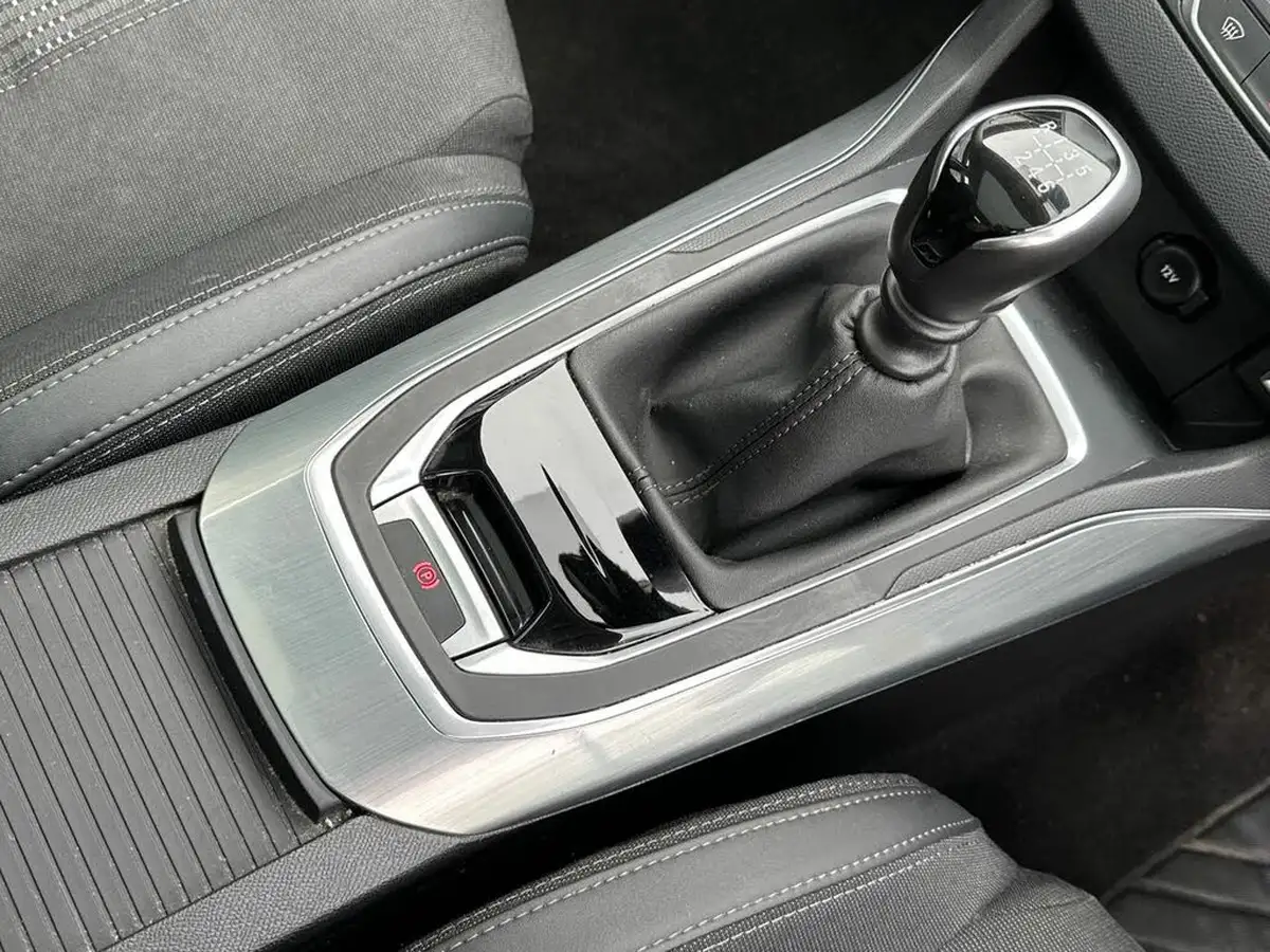 2020-peugeot-308-12-puretech-allure-130bhp-big-24