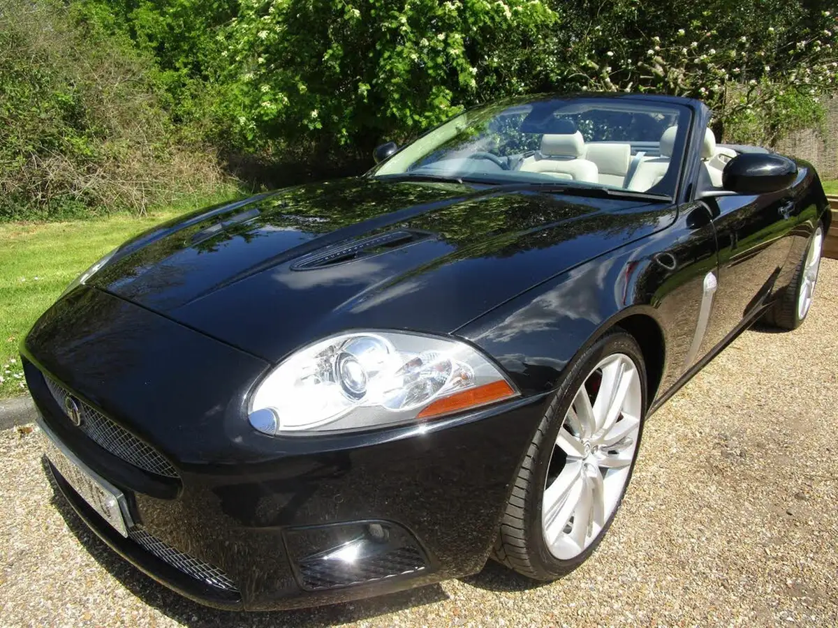 2010-jaguar-xkr-big-20