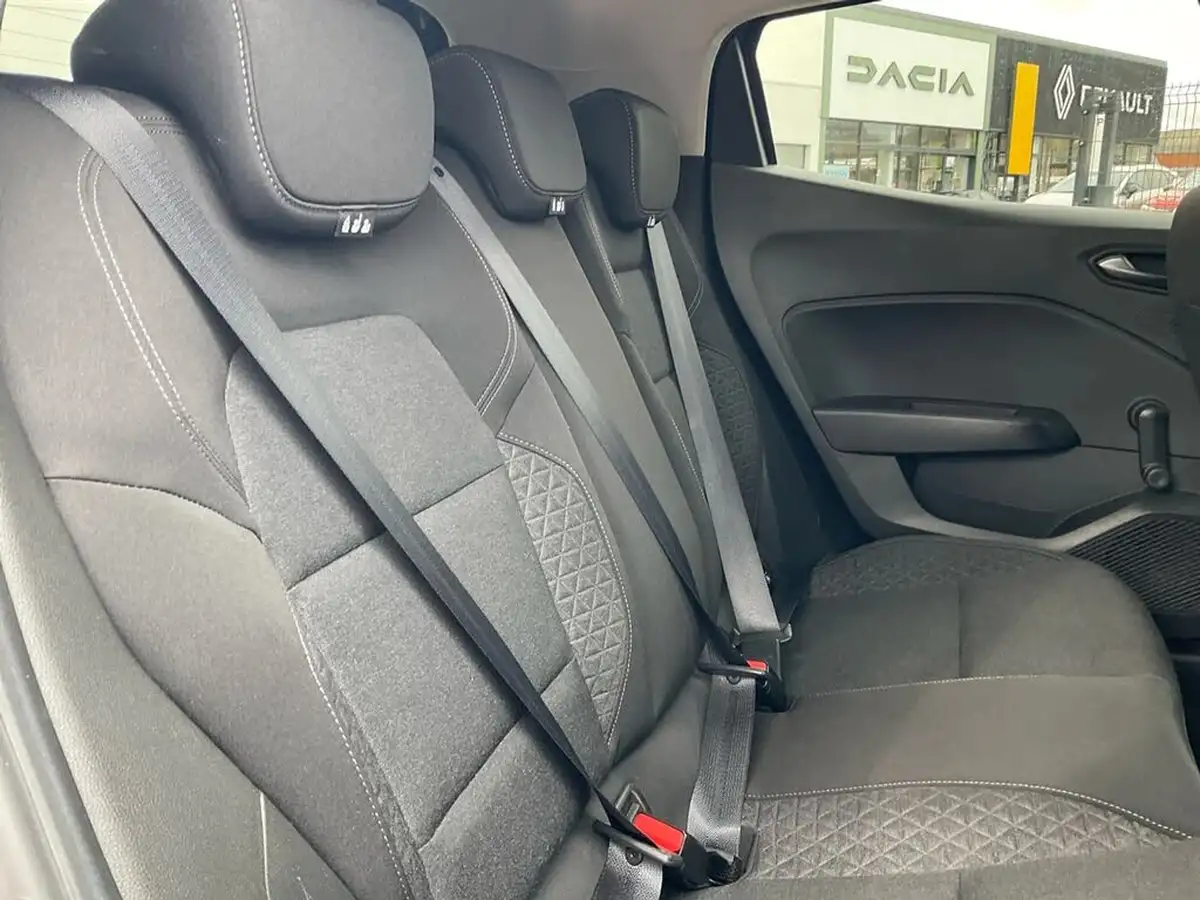 2020-renault-clio-10-sce-iconic-75bhp-big-9