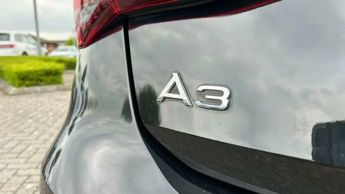 2022-audi-a3-15-35-tfsi-sportback-5d-s-tronic-big-11