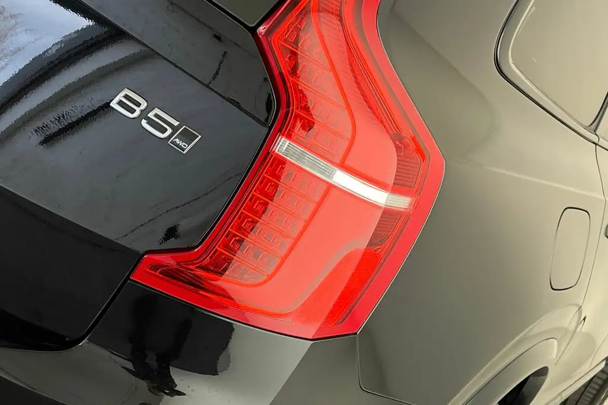 2022-volvo-xc90-20td-b5-r-design-big-19