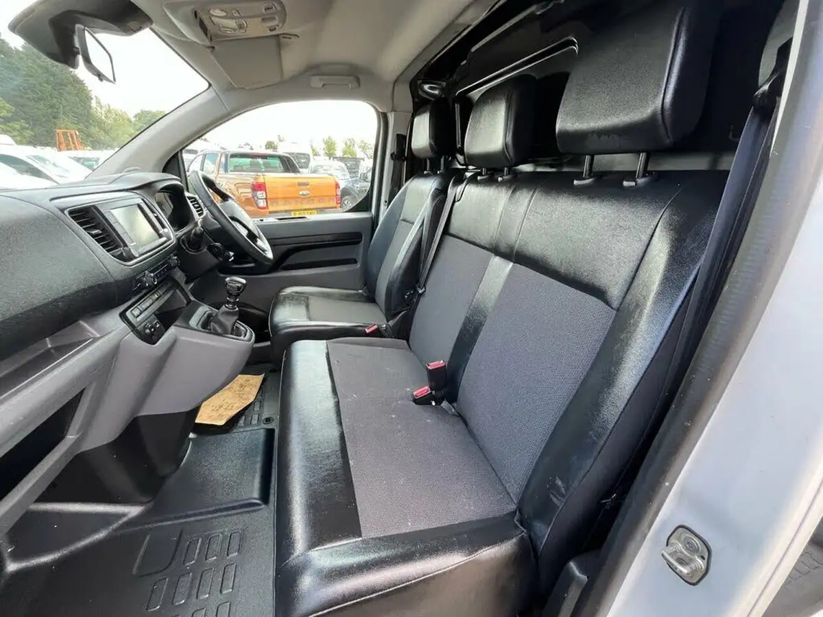 2020-vauxhall-vivaro-20td-3100-l2h1-dynamic-big-23