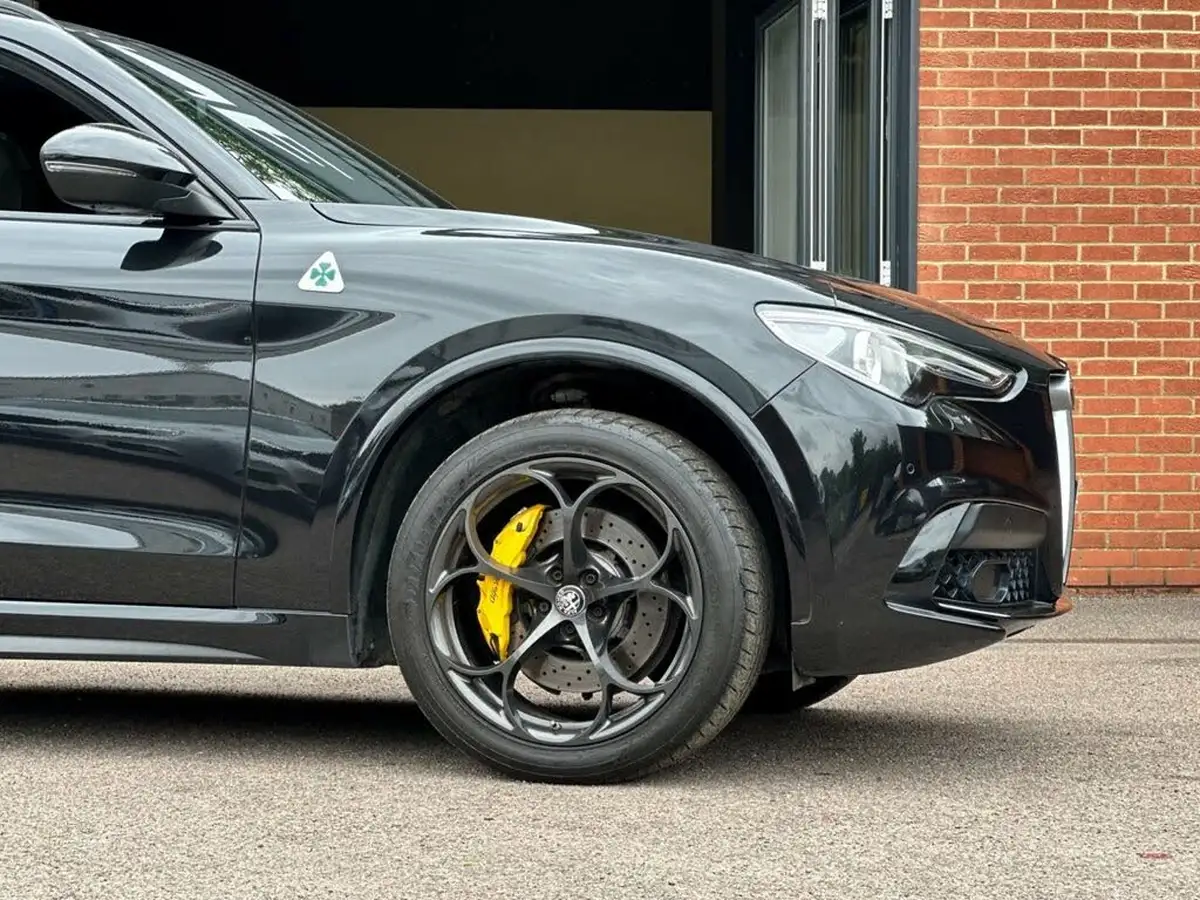 2019-alfa-romeo-stelvio-29-biturbo-quadrifoglio-big-12