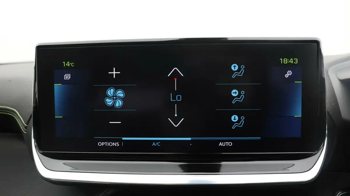 2021-peugeot-2008-suv-e-gt-big-11