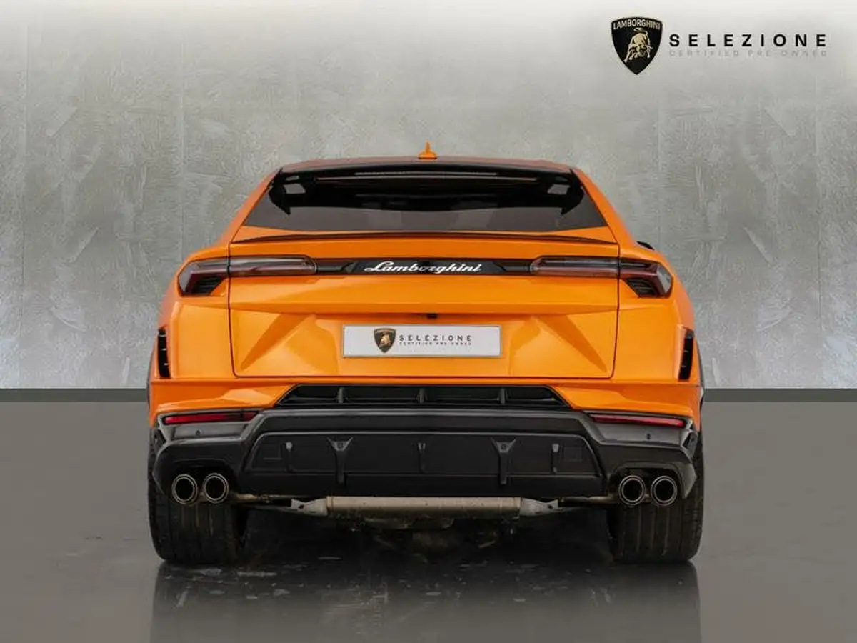 2024-lamborghini-urus-40-no-trim-big-3