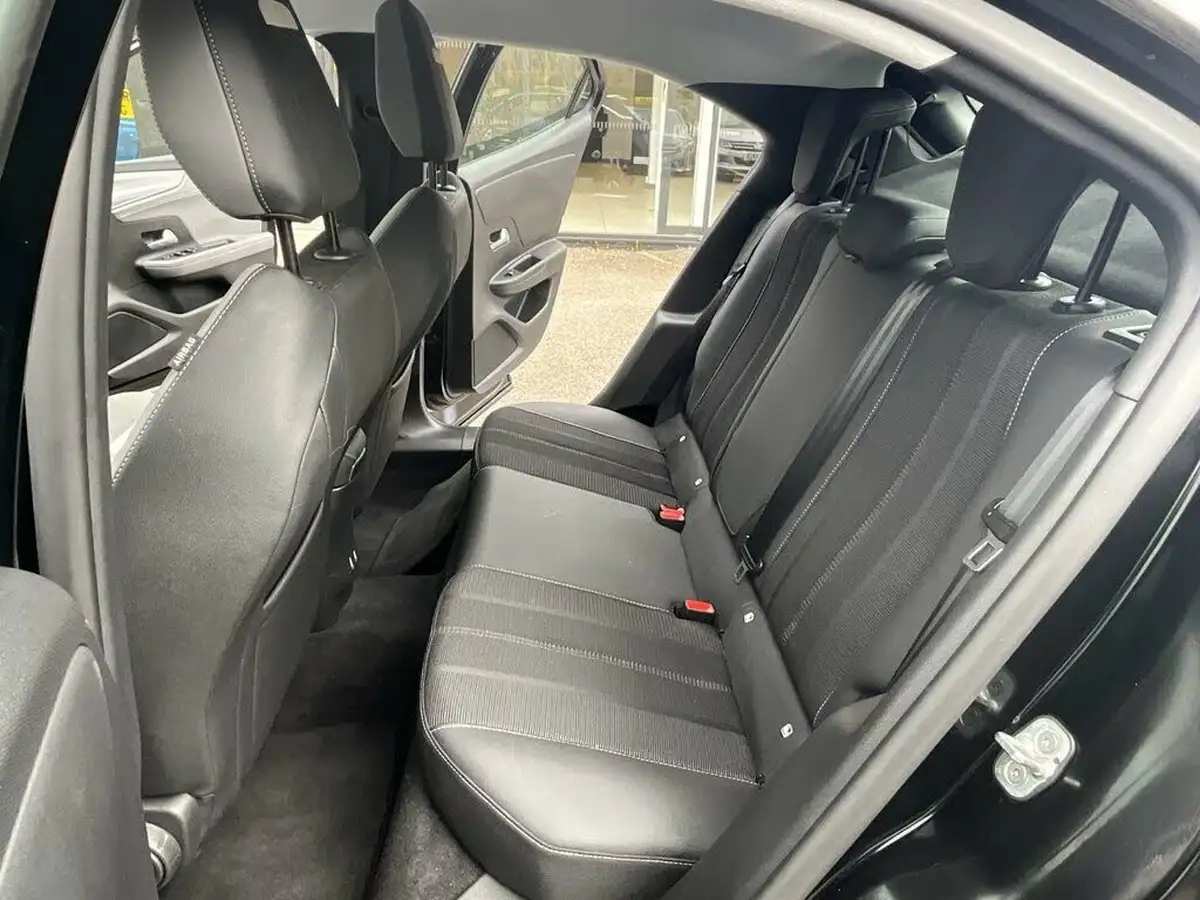 2022-vauxhall-mokka-e-elite-premium-big-11