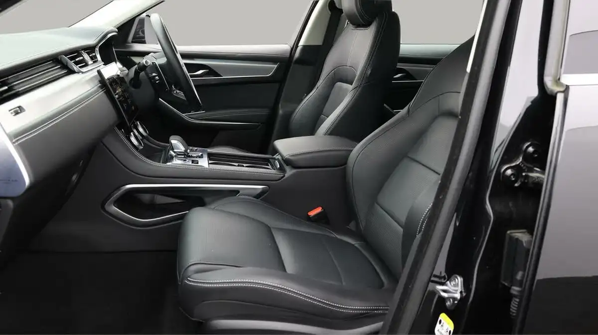 2022-jaguar-f-pace-20-d200-r-dynamic-s-big-13