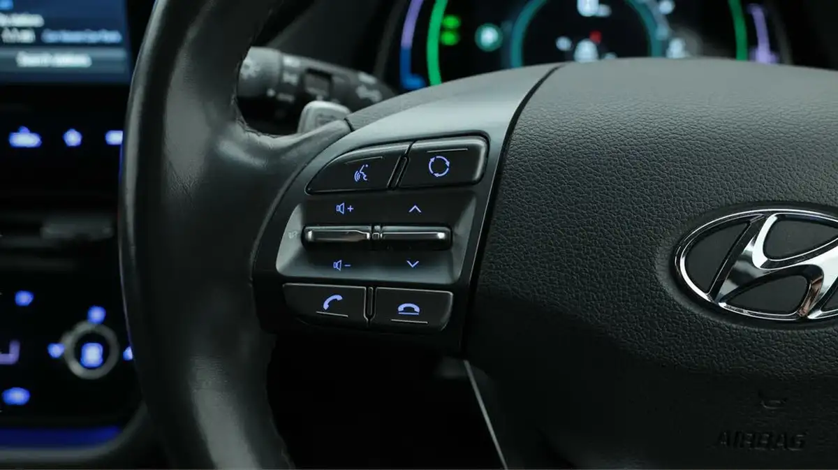 2021-hyundai-ioniq-e-premium-se-electric-100kw-big-25