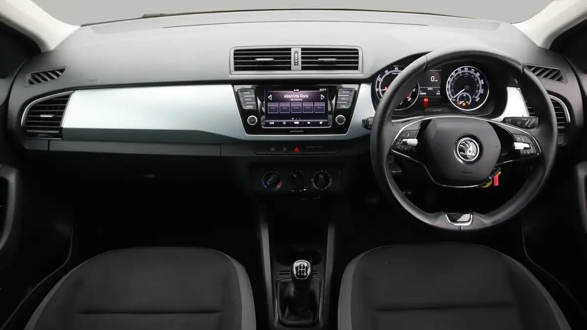 2021-skoda-fabia-10-mpi-colour-edition-60ps-big-13