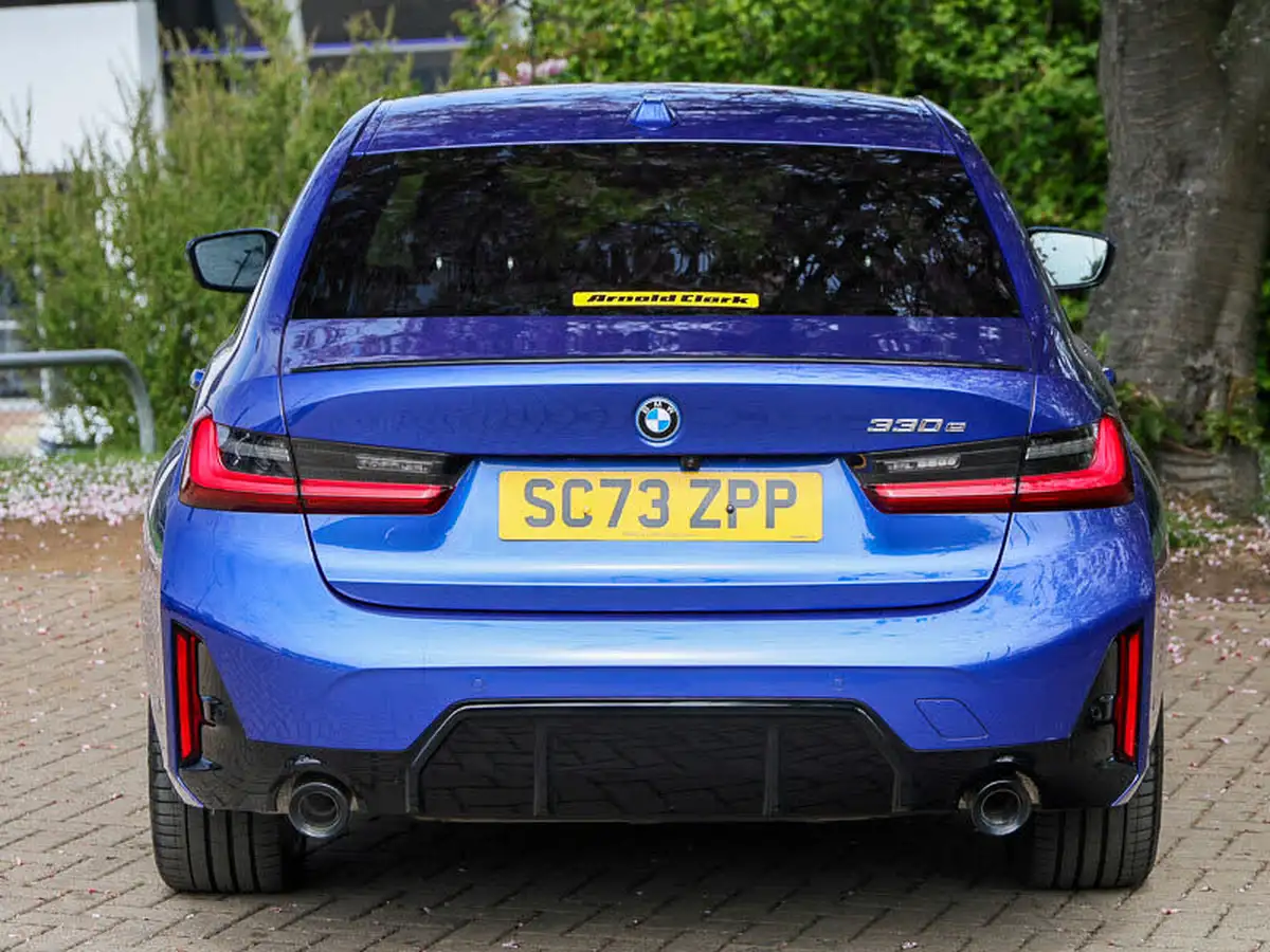 2024-bmw-3-series-20-330e-m-sport-saloon-4d-big-13