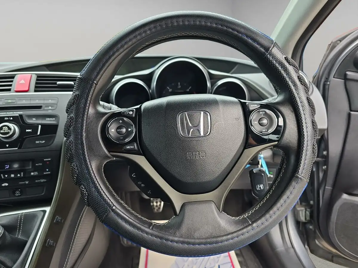 2014-honda-civic-16td-se-plus-hatchback-big-19