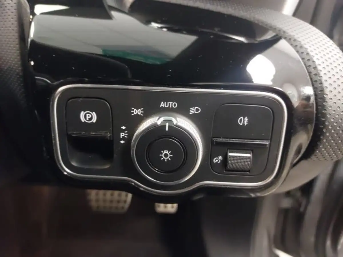 2019-mercedes-benz-cla-13-cla-200-amg-line-coupe-4d-7g-dct-big-10