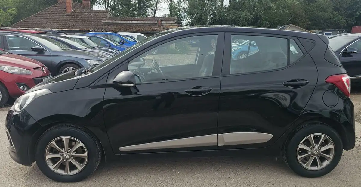 2015-hyundai-i10-12-premium-big-3