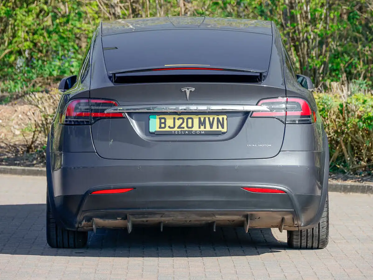 2020-tesla-model-x-e-long-range-big-18