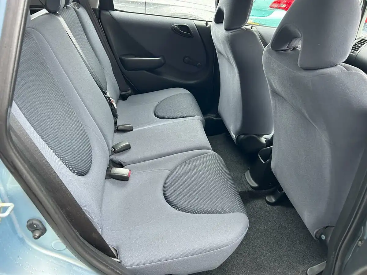 2007-honda-jazz-12-s-big-17