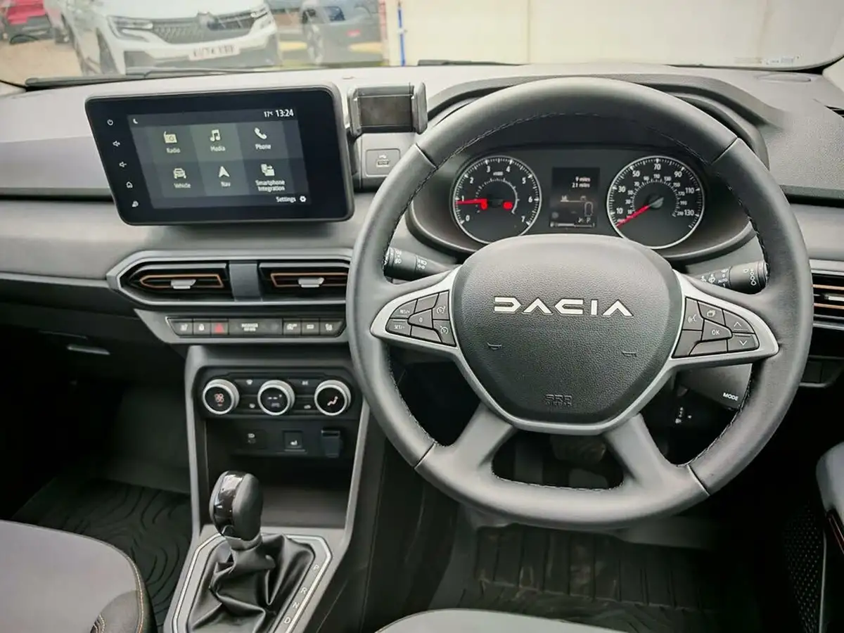 2025-dacia-sandero-stepway-10-tce-extreme-90bhp-cvt-big-10
