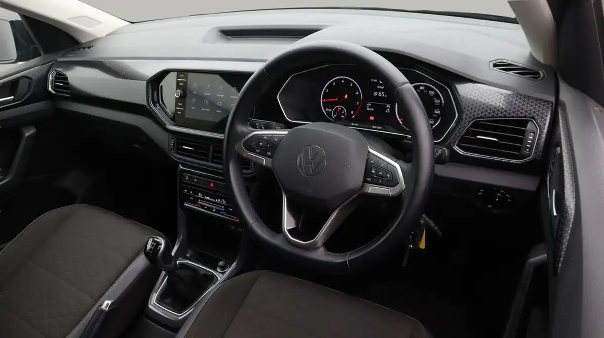 2021-volkswagen-t-cross-big-9