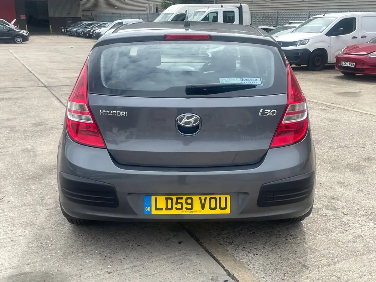 2009-hyundai-i30-comfort-big-8