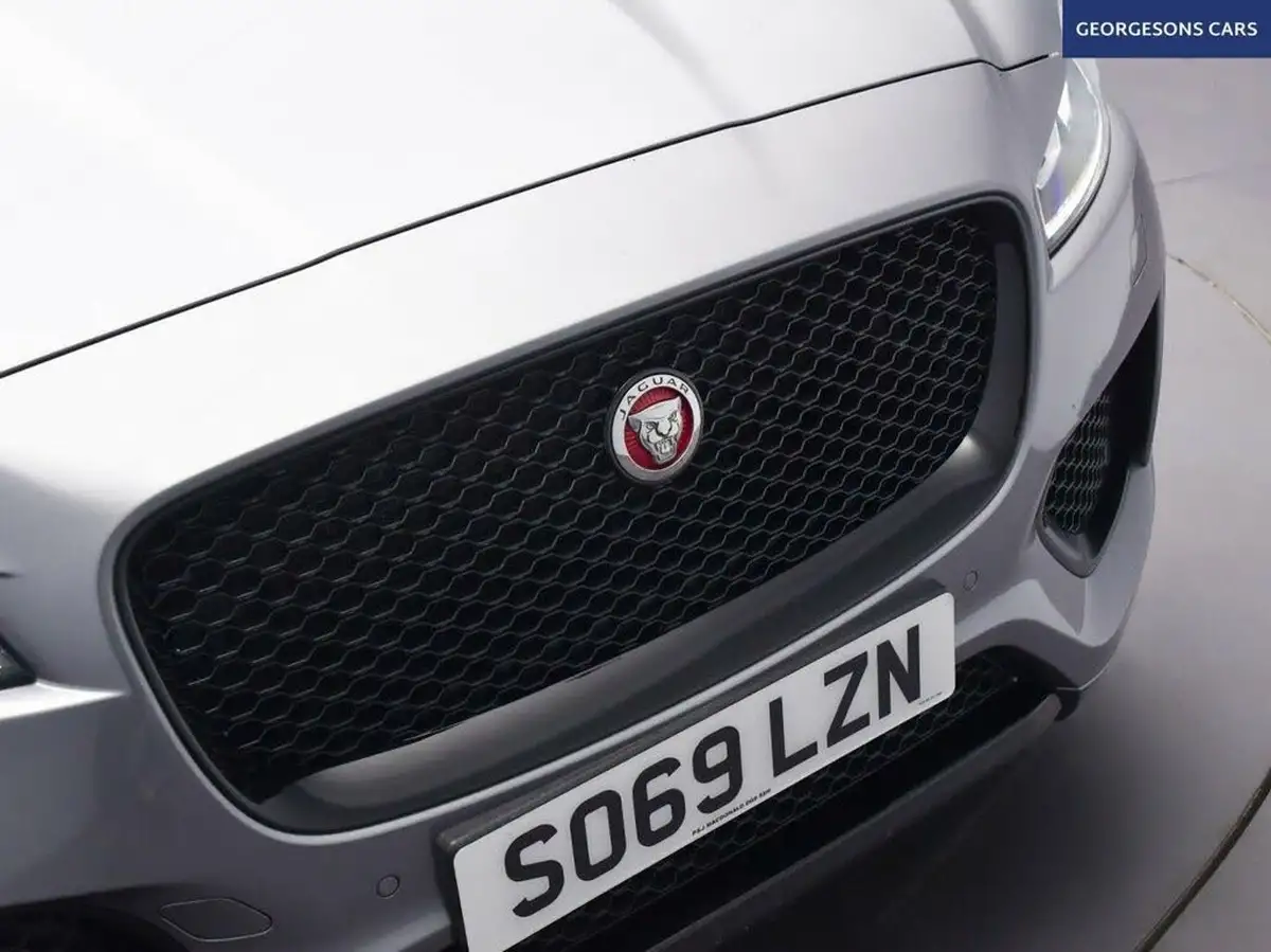 2019-jaguar-f-pace-20-i4d-chequered-flag-180ps-big-13