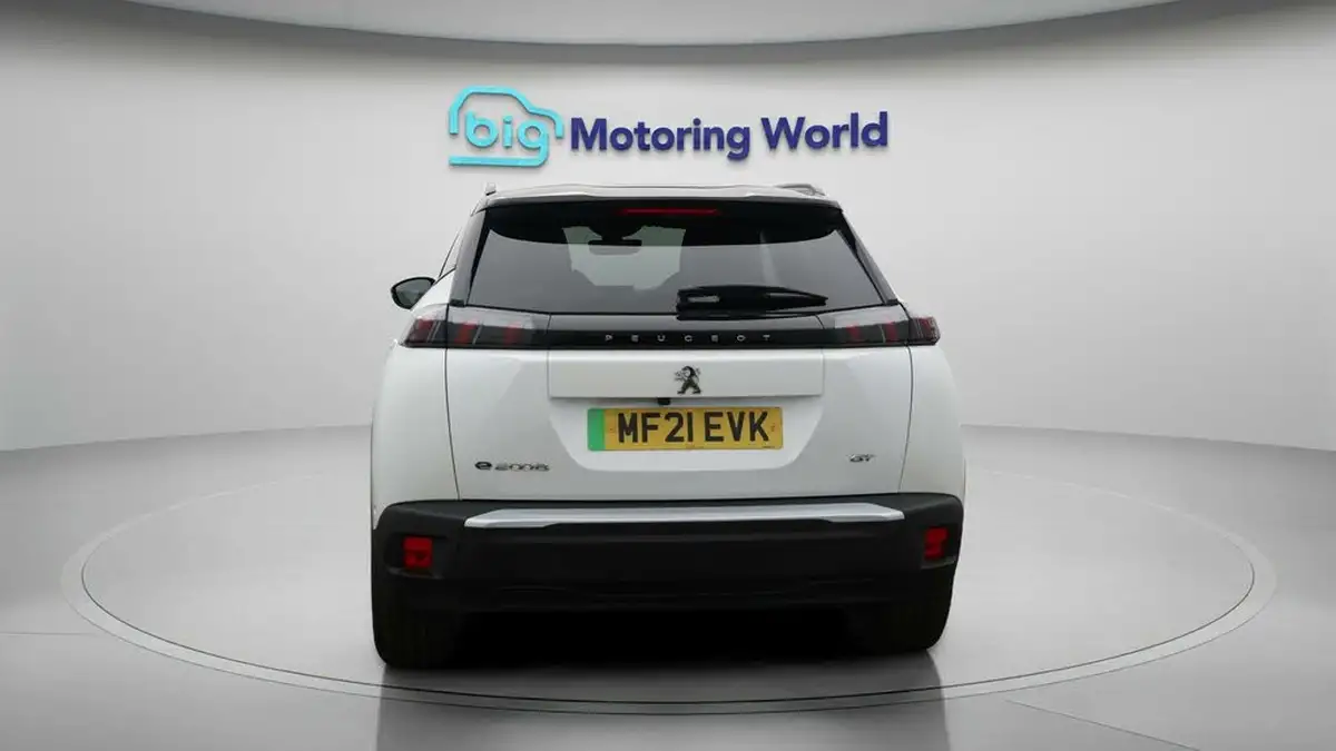 2021-peugeot-2008-suv-e-gt-premium-big-6