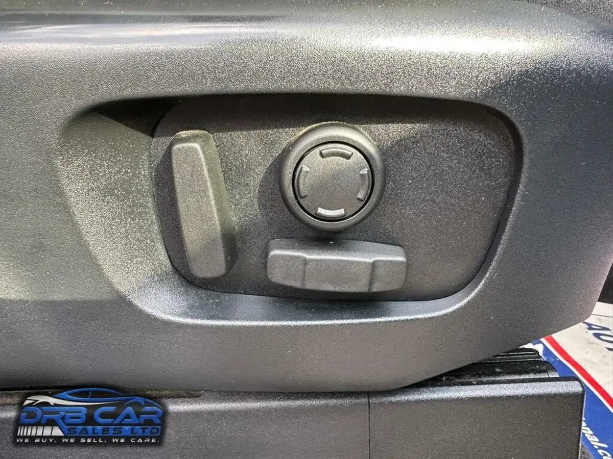 2020-land-rover-discovery-30-sd6-se-big-39