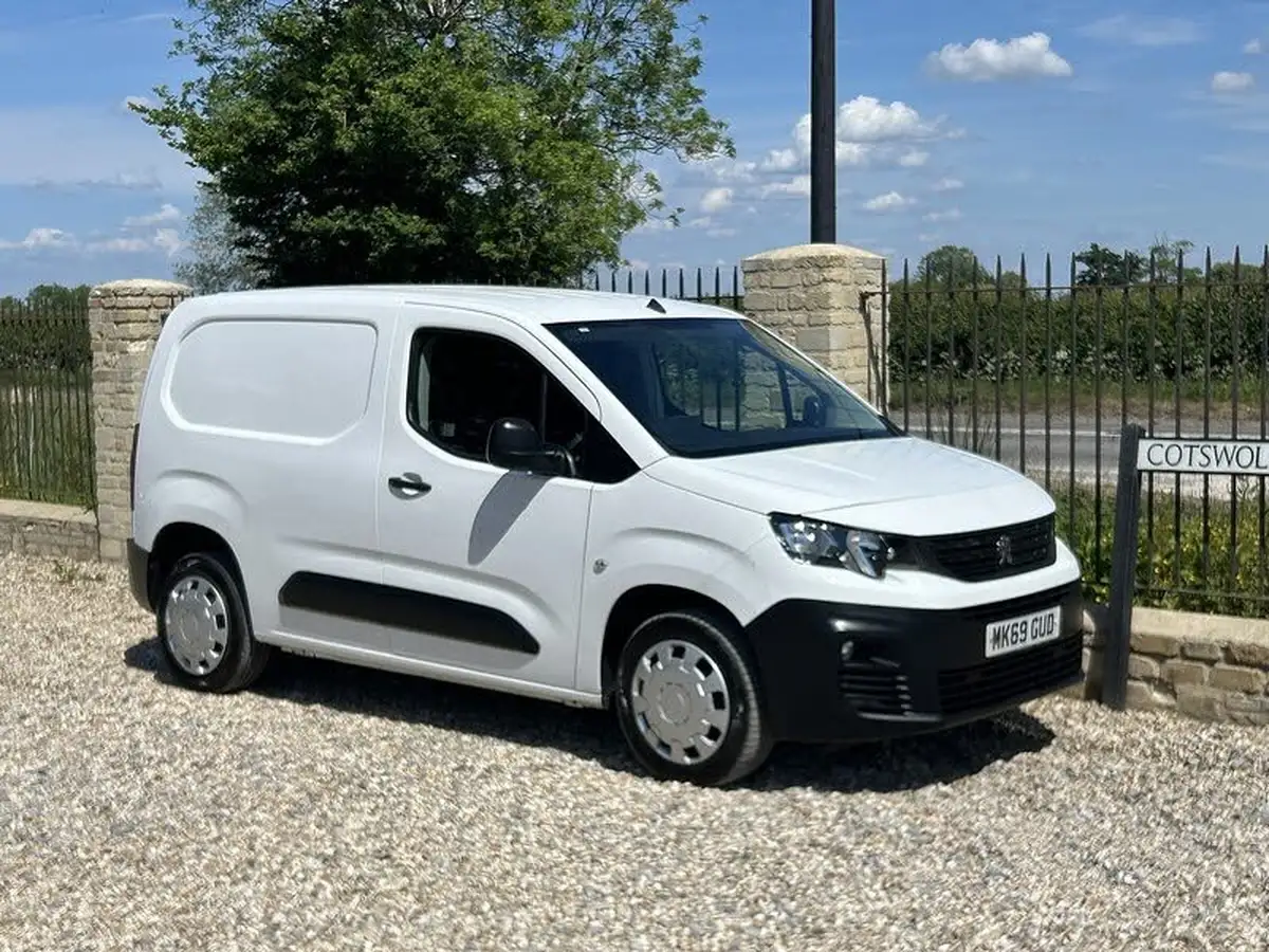 2019-peugeot-partner-15-bluehdi-1000-professional-100ps-eu6dt-panel-big-18