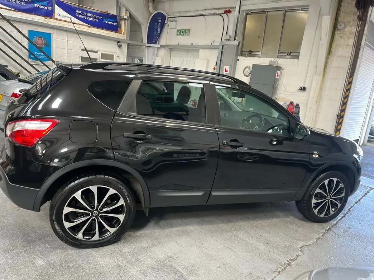 2013-nissan-qashqai-15td-360-big-6