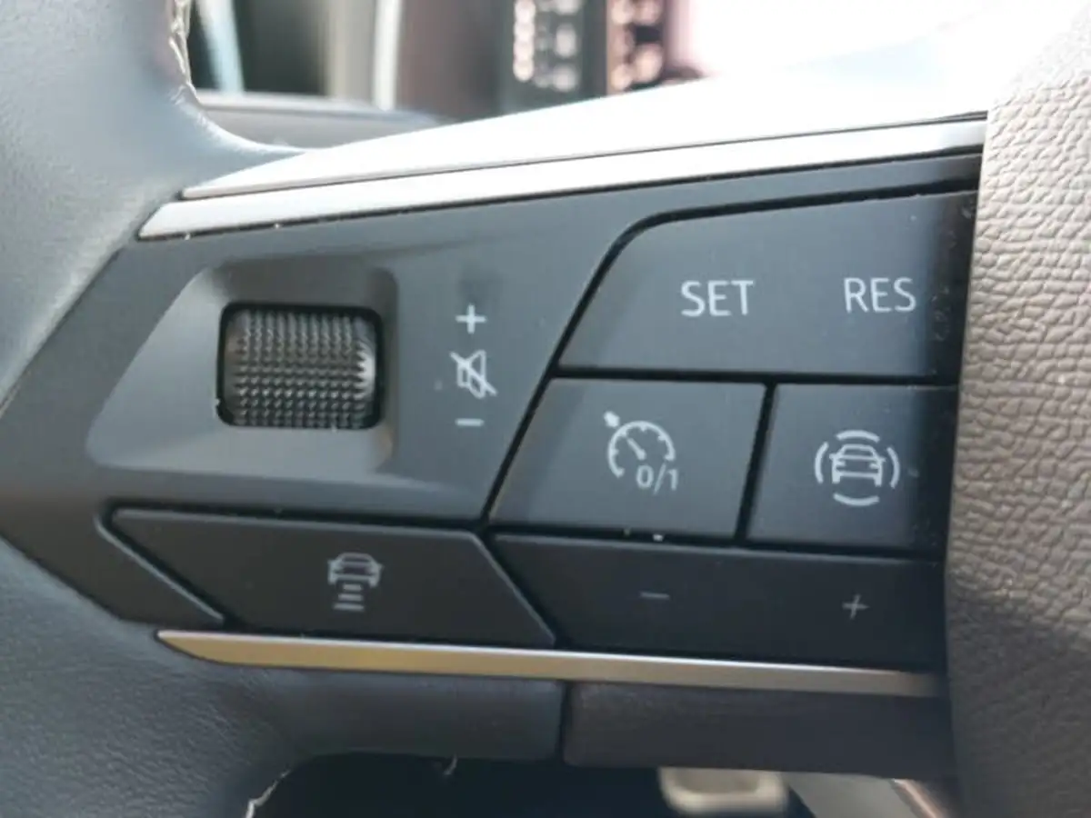 2024-seat-arona-10-tsi-xperience-lux-115ps-big-13
