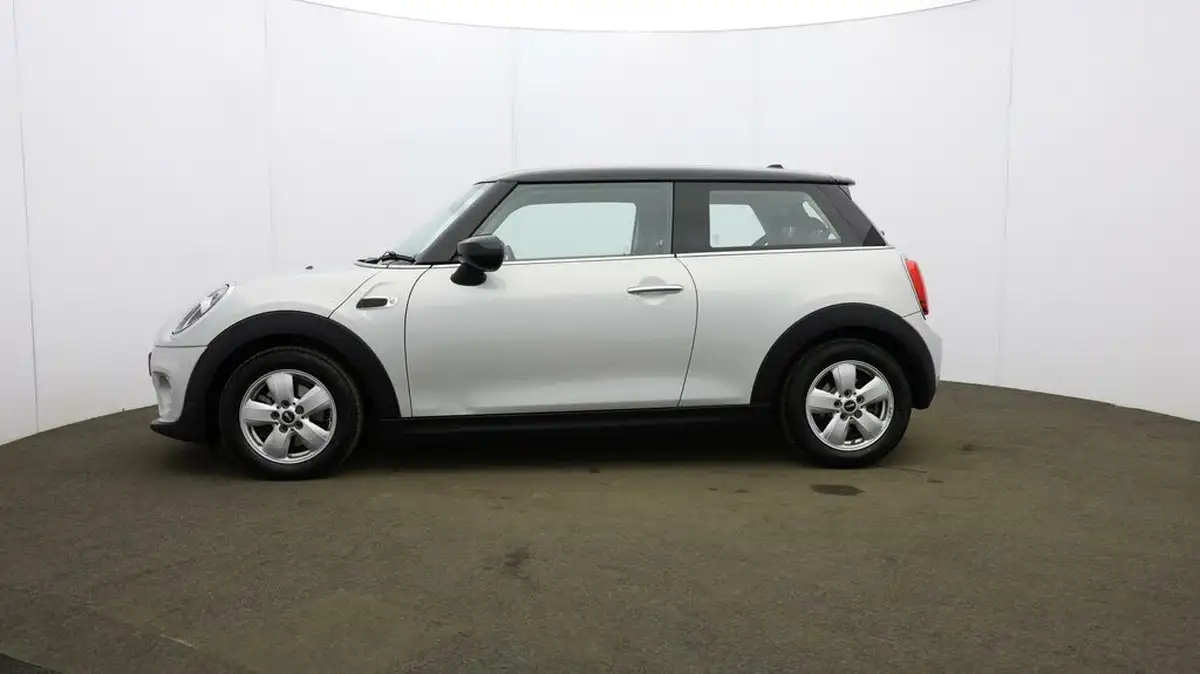 2019-mini-cooper-15-cooper-classic-hatchback-3d-big-68