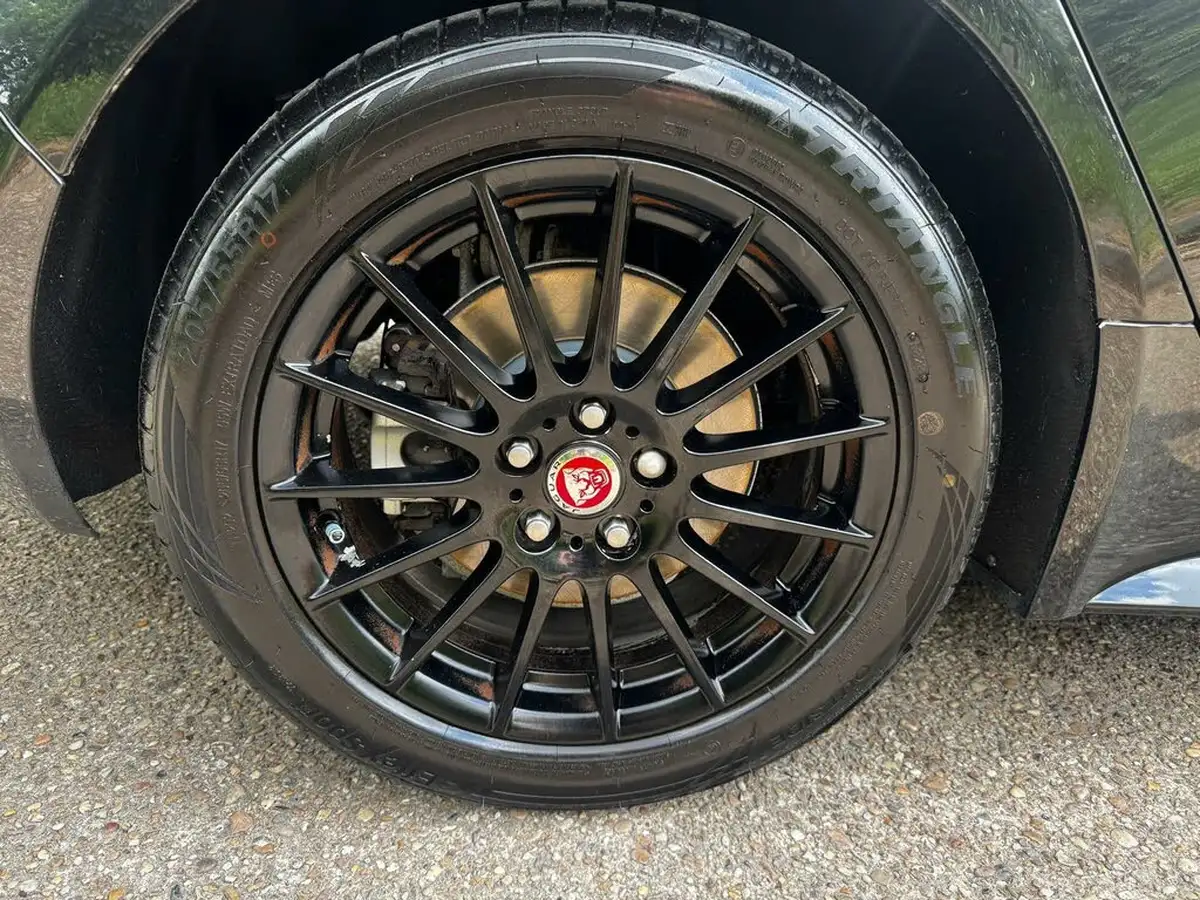 2016-jaguar-xe-20d-r-sport-163ps-auto-big-37