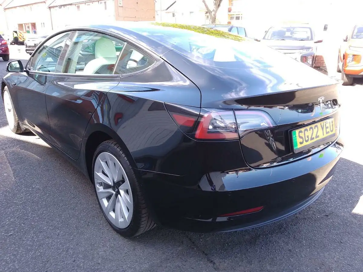 2022-tesla-model-3-e-long-range-big-4