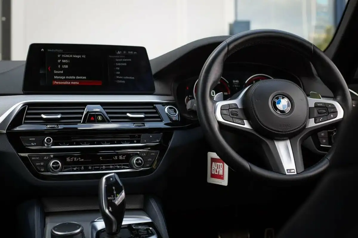 2017-bmw-5-series-30-540i-m-sport-saloon-4d-big-24