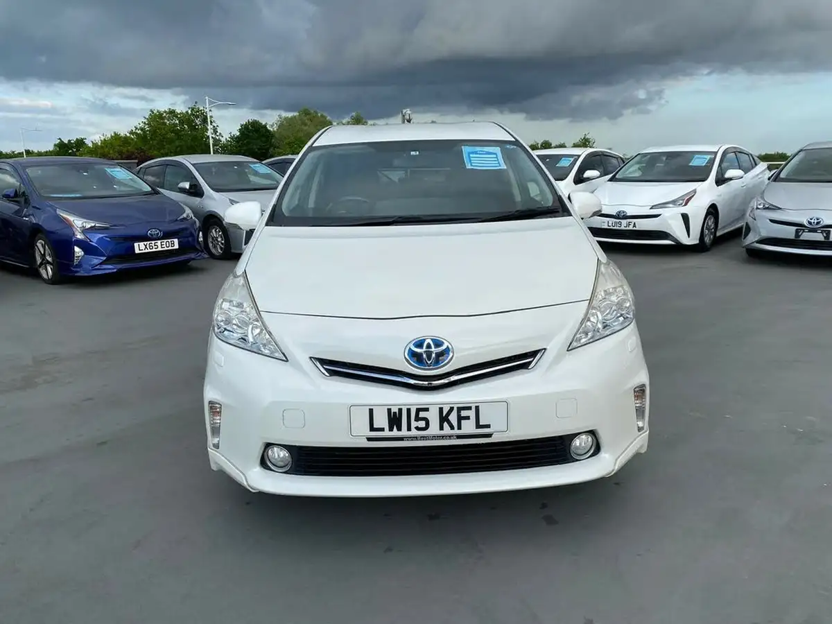 2015-toyota-prius-big-5