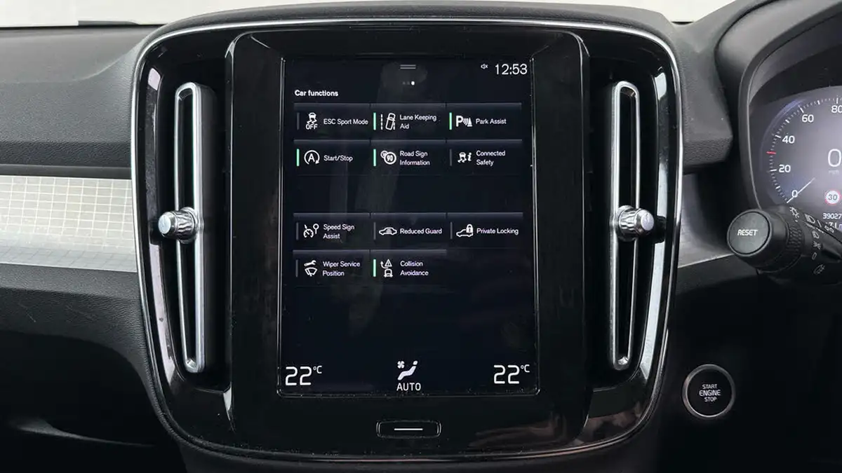 2021-volvo-xc40-15-t3-momentum-161bhp-big-31