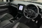 2022-volvo-xc40-15-t4-r-design-small-4