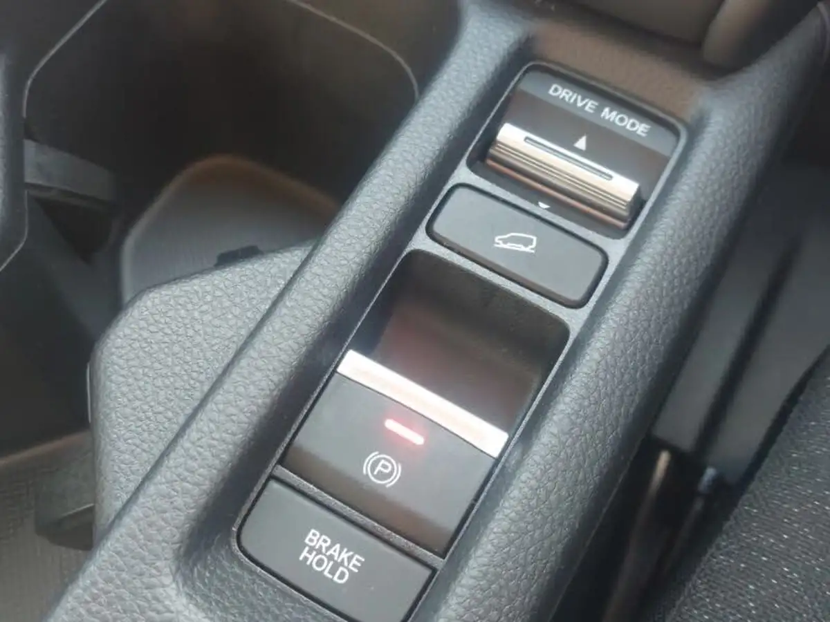 2024-honda-hr-v-15-i-mmd-elegance-big-15