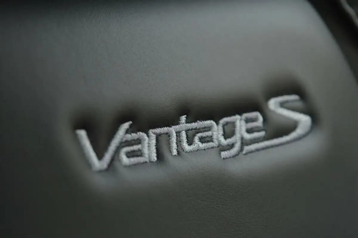 2017-aston-martin-vantage-47-v8-vantage-s-coupe-big-30